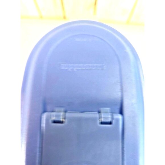 Vintage Tupperware Pitcher #2009B with Blue Lid Oval 64 oz. Capacity - Picture 4 of 11